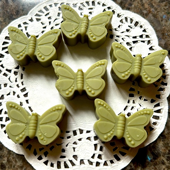 Wax Melts - Butterfly Scented Candle Wax Melts - Sage Scent - Hand Poured - Picture 1 of 4